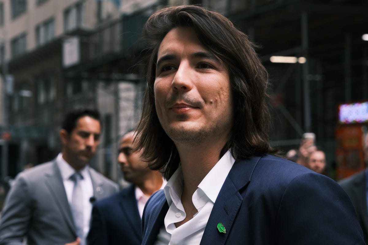 Robinhood Shares Crater After Dismal Earnings, Monthly Active Users Fall 10% From A Year Ago