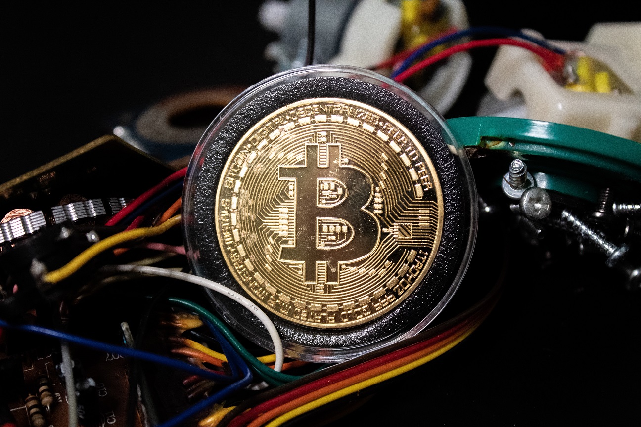 Bitcoin 7-Day Hashrate Down As US Storm Disrupts Miners