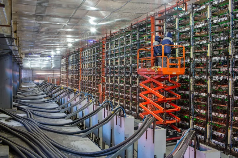 Bitcoin miners selling