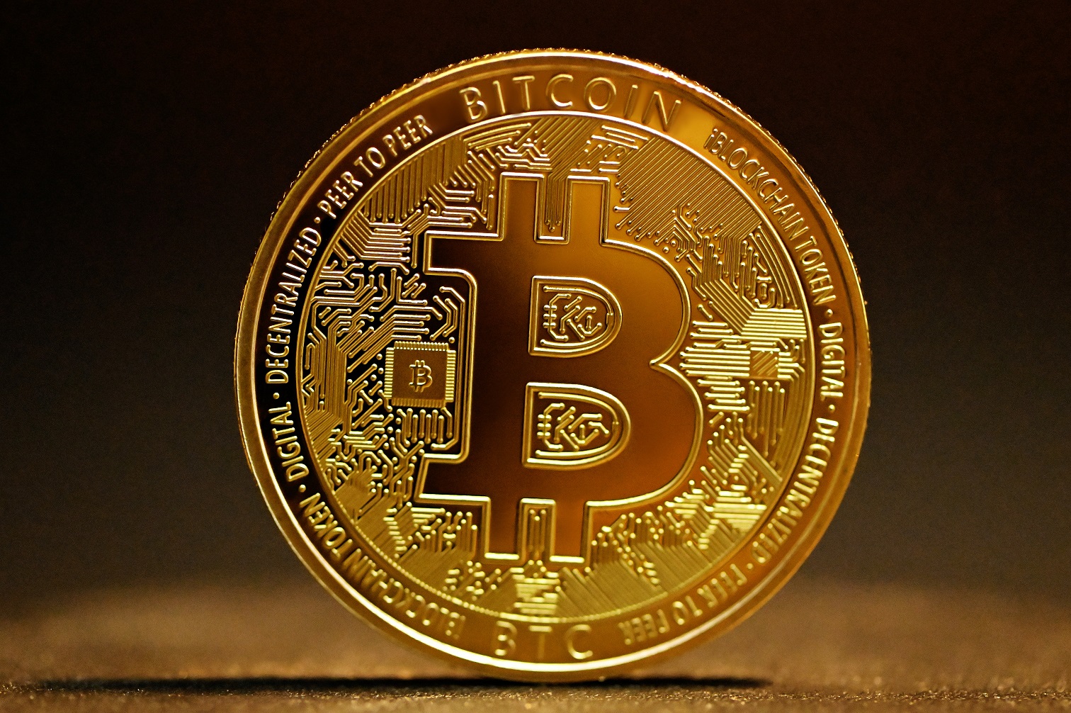 Bitcoin Sentiment Returns To Neutral As Price Tumbles Down